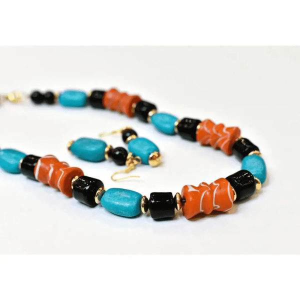 CERAMIC BEAD NECKLACE