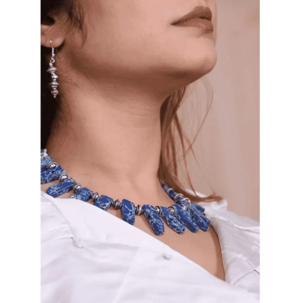 DYED STONE NECKLACE