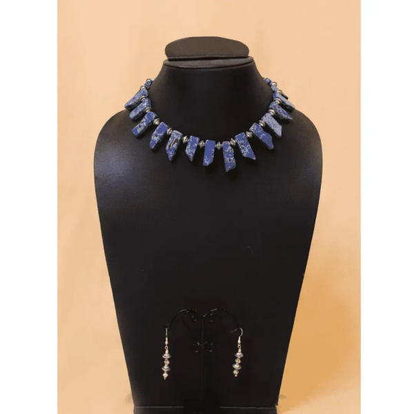 DYED STONE NECKLACE