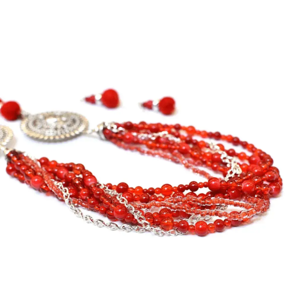MULTI LAYER NECKLACE WITH METAL PENDANT