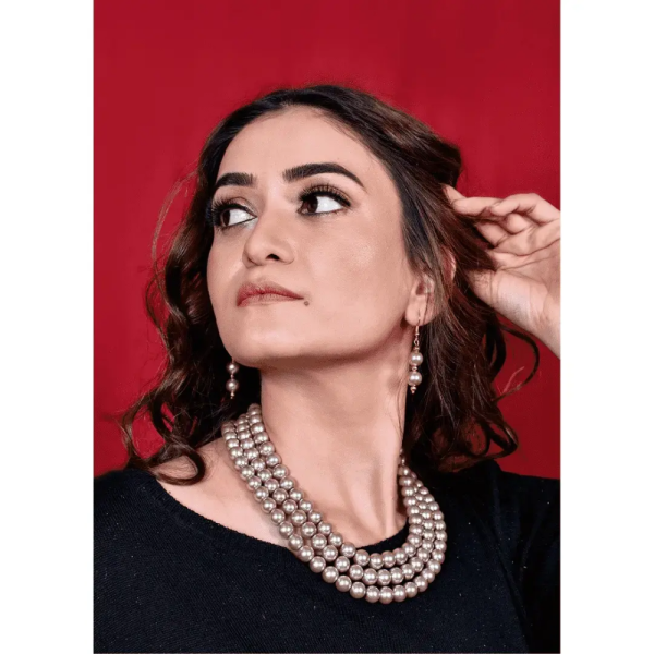 MULTI LAYERGLASS PEARL BEAD NECKLACE
