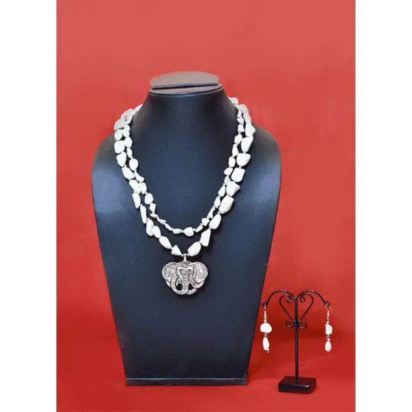 SEMI-PRECIOUS STONE NECKLACE