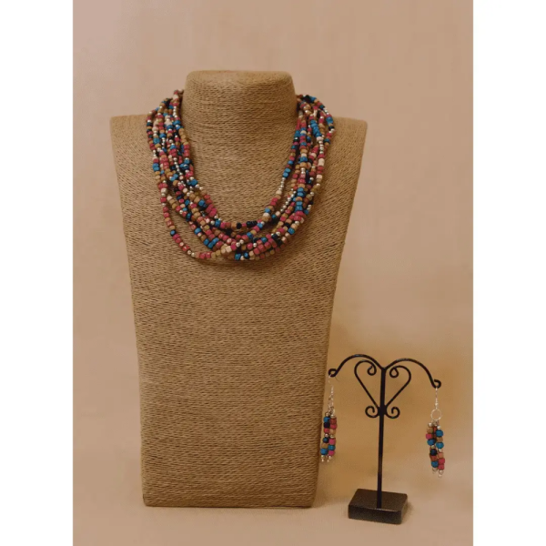 WOODEN BEADS NECKLACE