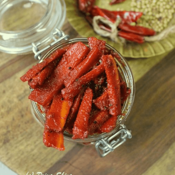 गाजर का अचार / Carrot Pickle ( HOMEMADE )