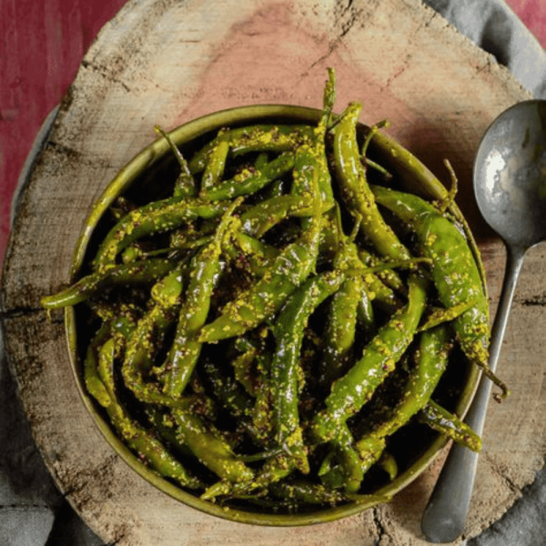 हरी मिर्च का अचार / Green Chili Pickle ( HOMEMADE )